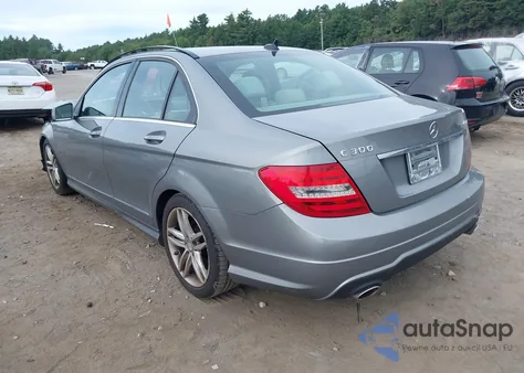 2012 Mercedes-Benz C 300 Sport 4Matic из США, поврежденный, VIN WDDGF8BB5CR225904
